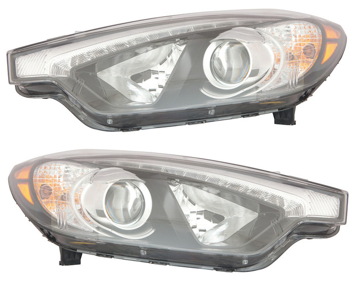 2014-2015 Kia Forte Headlights Driver Left and Passenger Right Side Halogen