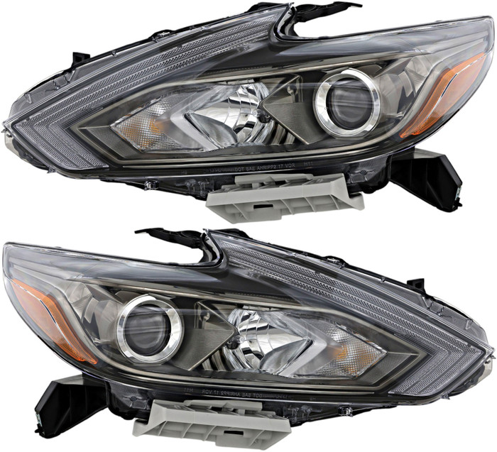 2016-2018 Nissan Altima Sedan Headlights Driver Left and Passenger Right Side Halogen