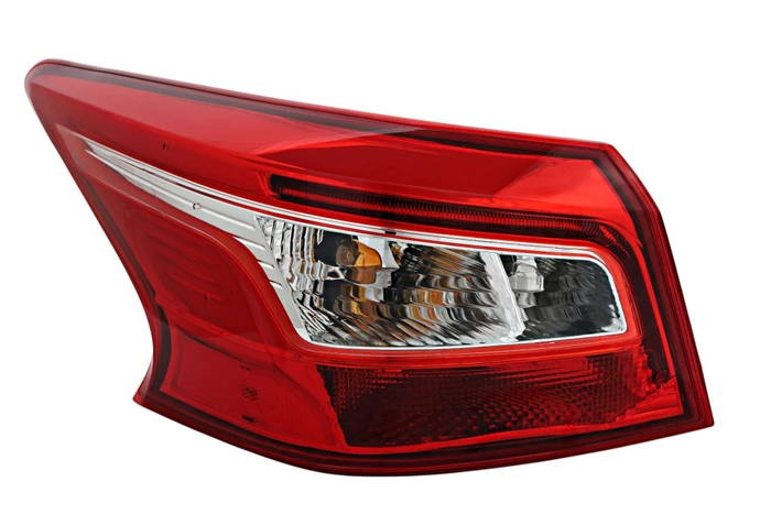 2016-2019 Nissan Sentra Tail Light Driver Left Side