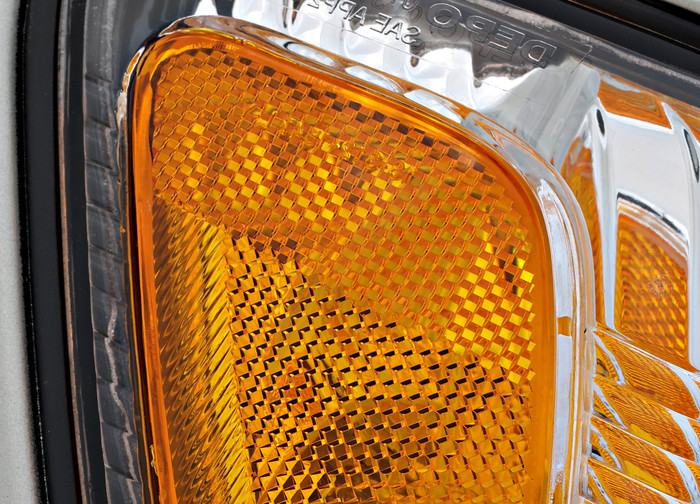 thumbnail interactive-video image 1 of Toyota Tacoma Corner Light – Passenger Side, 1998-2000, OEM Fit JP-A04290 1 of 3