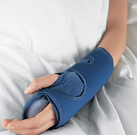 ACE Night Wrist Sleep Support 1 ct, Aide à soulager les symptômes du canal carpien