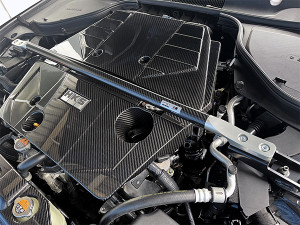HKS CARBON BRACE FairLady Z FRONT - 83001-AN002 HKS CARBON BRACE FairLady Z FRONT - 83001-AN002