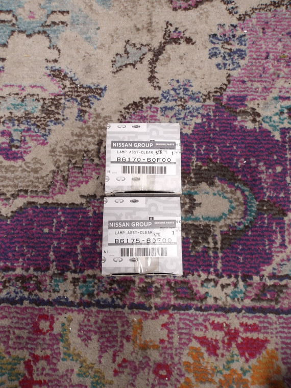 [NEW/OLD STOCK] OEM Nissan 180SX/S13 Position Lights - PAIR