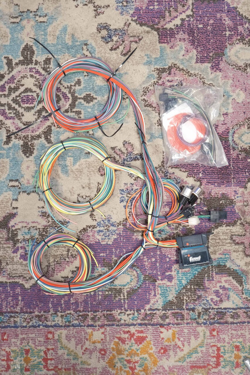 [NEW/OLD STOCK] Summit 18 Circuit Universal Wiring Harness