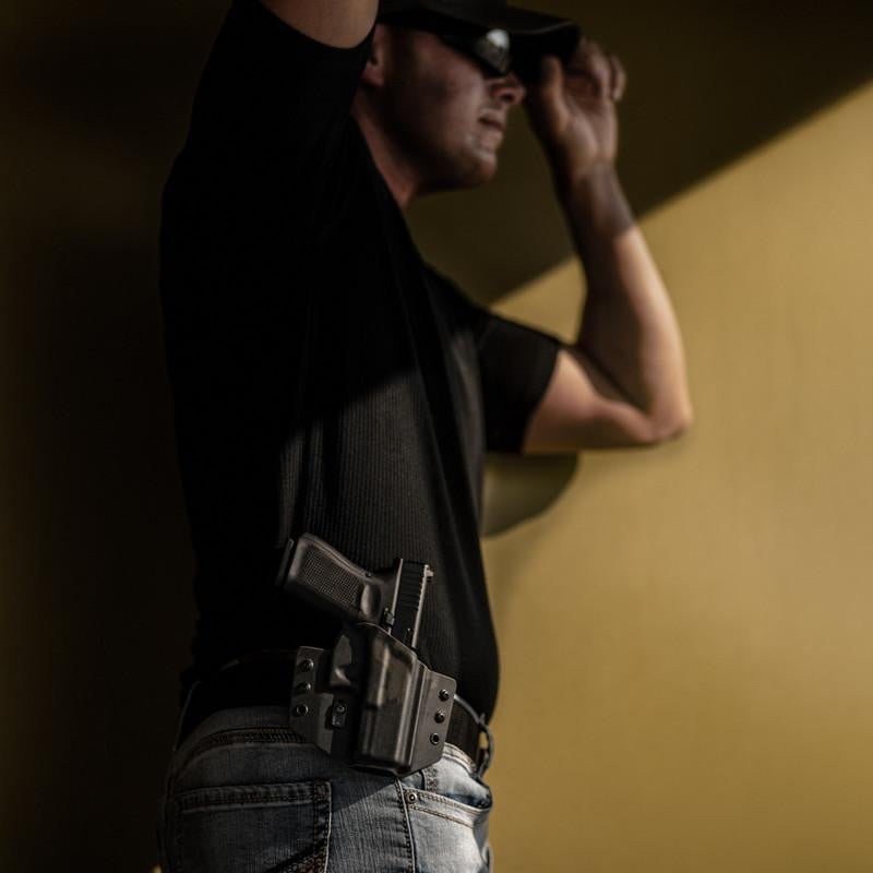 Tulster Contour OWB Holster in Right Hand for: M&P Shield/Plus 3.1" 9/40