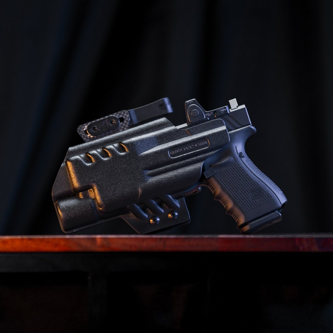 Carrying A Glock With A SureFire X300