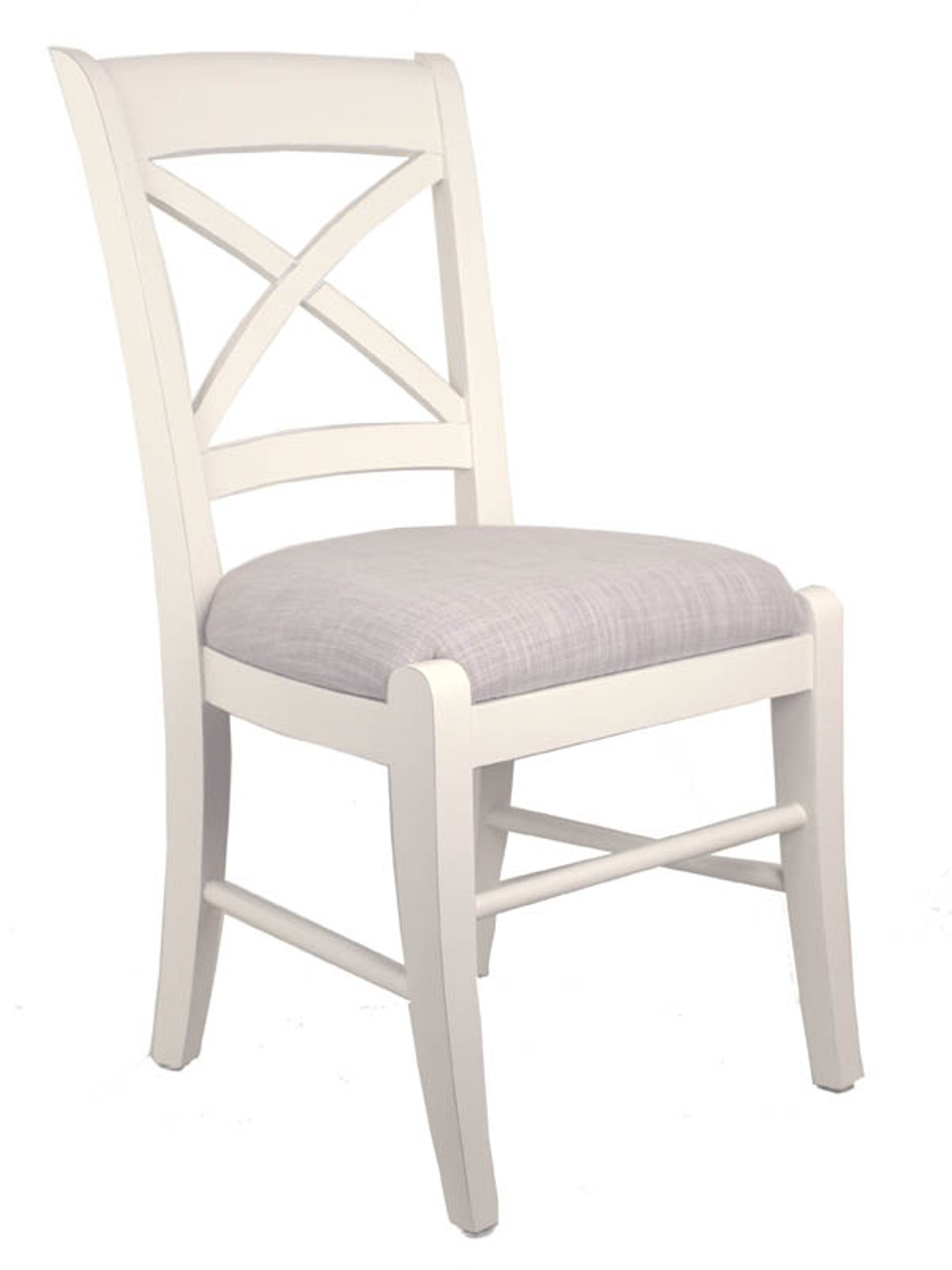Белые деревянные стулья с мягкой сидушкой