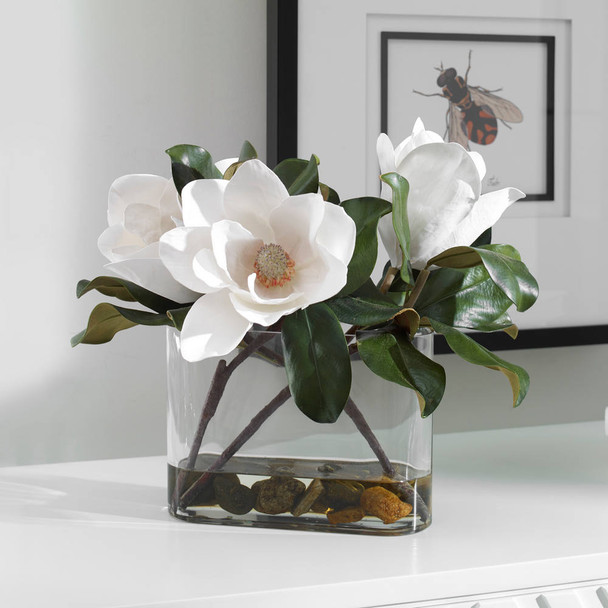 Middleton Magnolia Flower Centerpiece - Size: 40H x 45W x 22D (cm) - Contemporary style