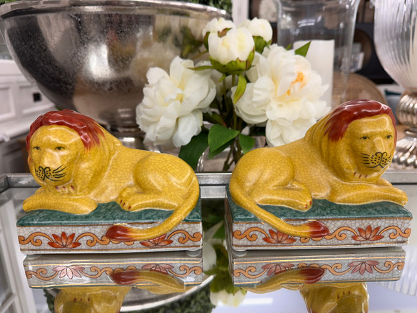 ISLA007 Porcelain Isla Lion Bookends - C.A.M 