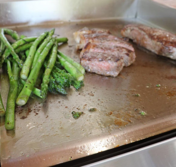 Le Griddle Ultimate 41-Inch Built-In / Countertop Natural Gas Griddle - GFE105 Le Griddle Ultimate 41-Inch Built-In / Countertop Natural Gas Griddle - GFE105