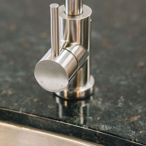 TrueFlame 19-Inch Outdoor Rated Single Bowl Undermount Sink w/Gooseneck Hot and Cold Water - TF-SNK-19U