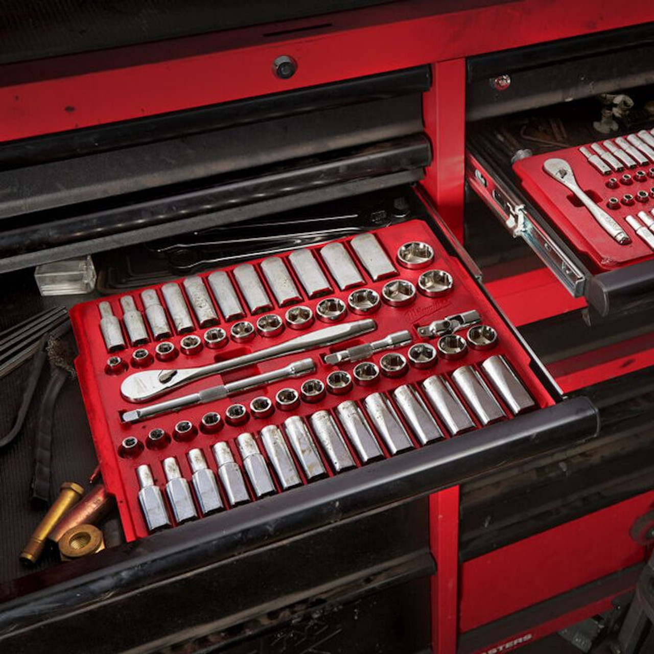 MILWAUKEE 32 PIECE 3 8 Dr SOCKET SET 4932464945 Toolforce