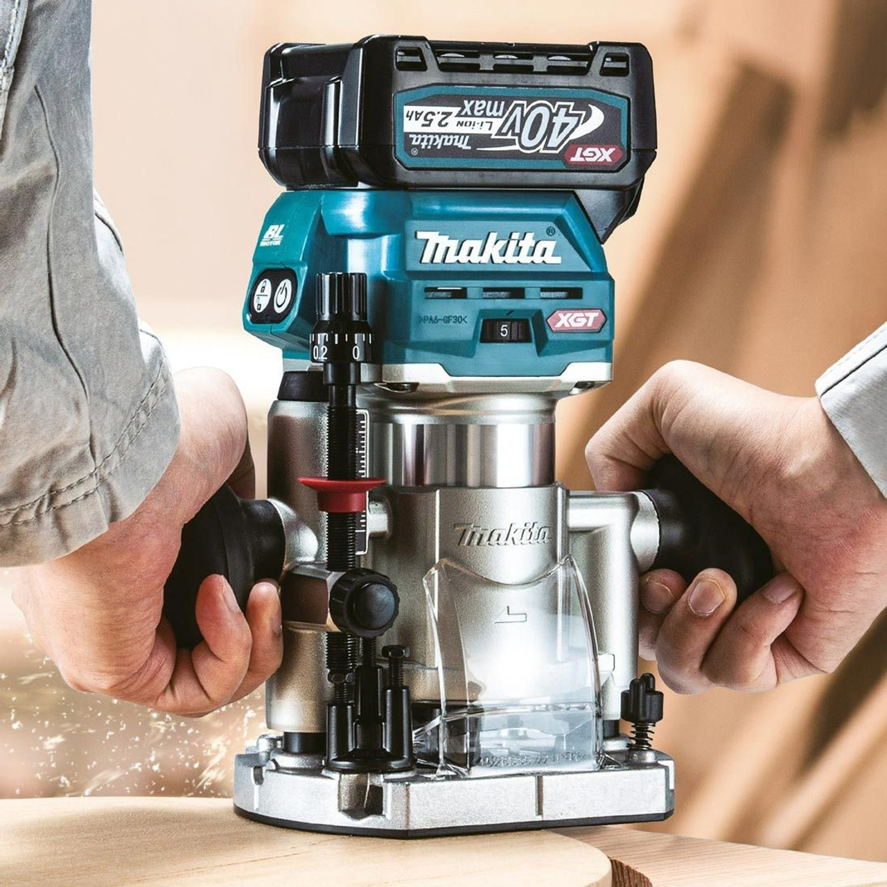 Makita router 2025 body only