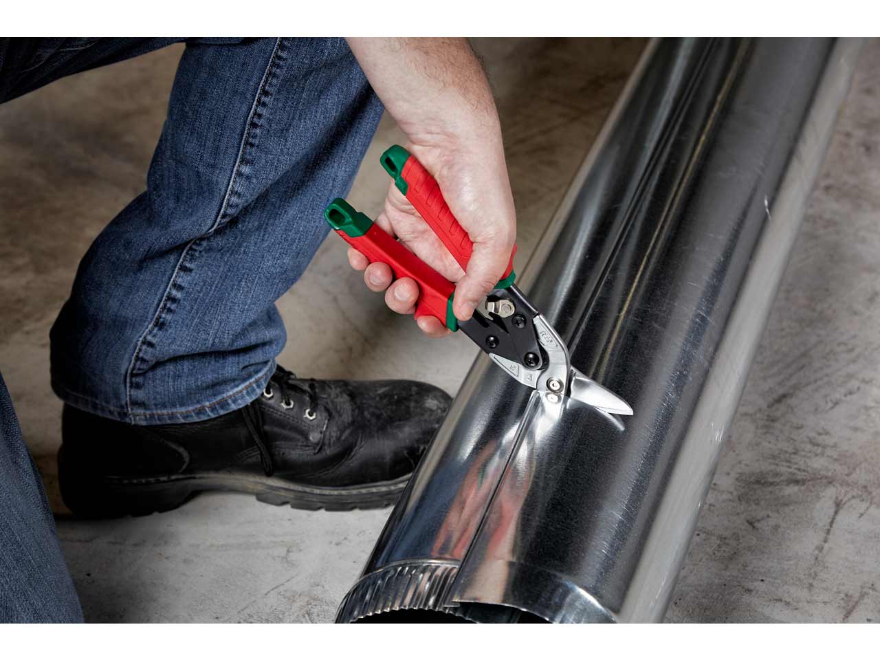 The MILWAUKEE RIGHT CUT AVIATION METAL SNIPS are perfect for cutting and shaping sheet metal.