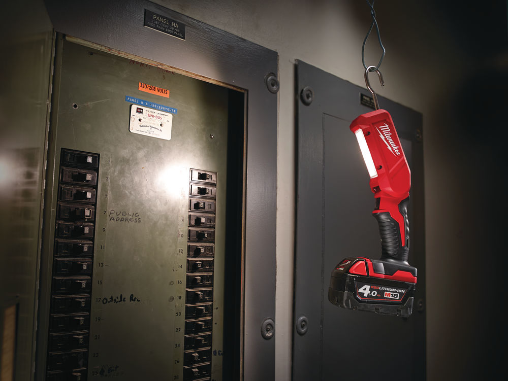 Milwaukee M18 LED Inspection Light M18IL-0, Protected against splashing water at all angles (IP24).