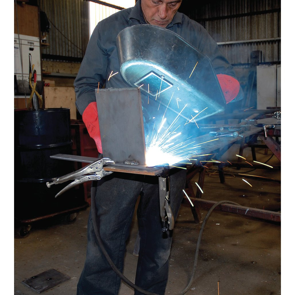 Three piece curved jaw pattern set manufactured from good quality carbon steel hardened and tempered