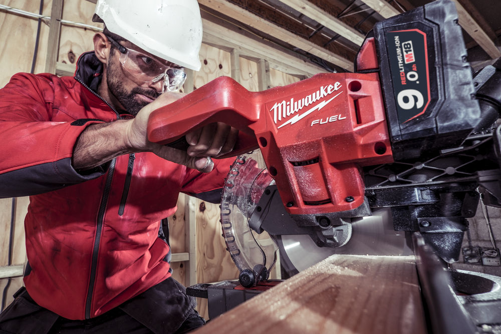 professional wood cutting mitre saw