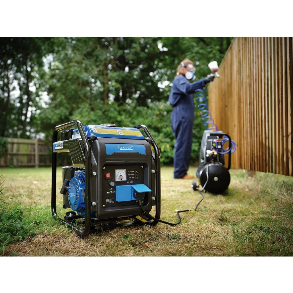 Draper 2.8kVA open frame petrol inverter generator in outdoor use 95204