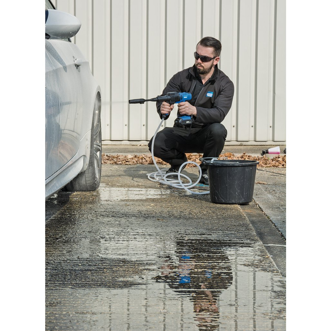 handheld pressure washer with attachments