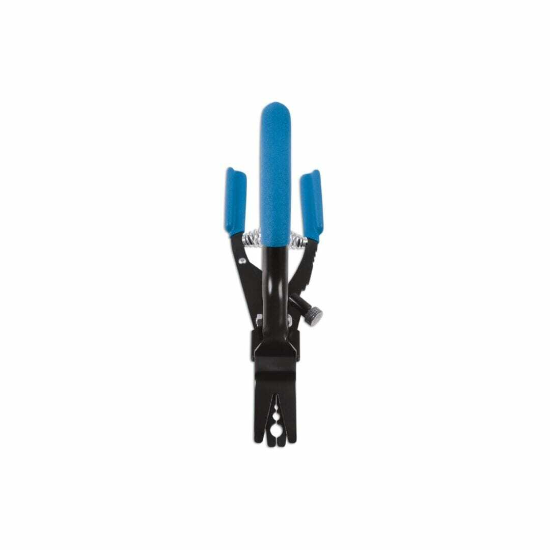 Features jaw lock and soft grip handles