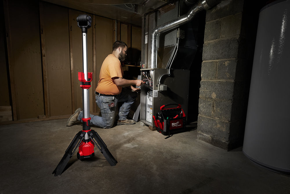 Milwaukee light tower m12 Clearance