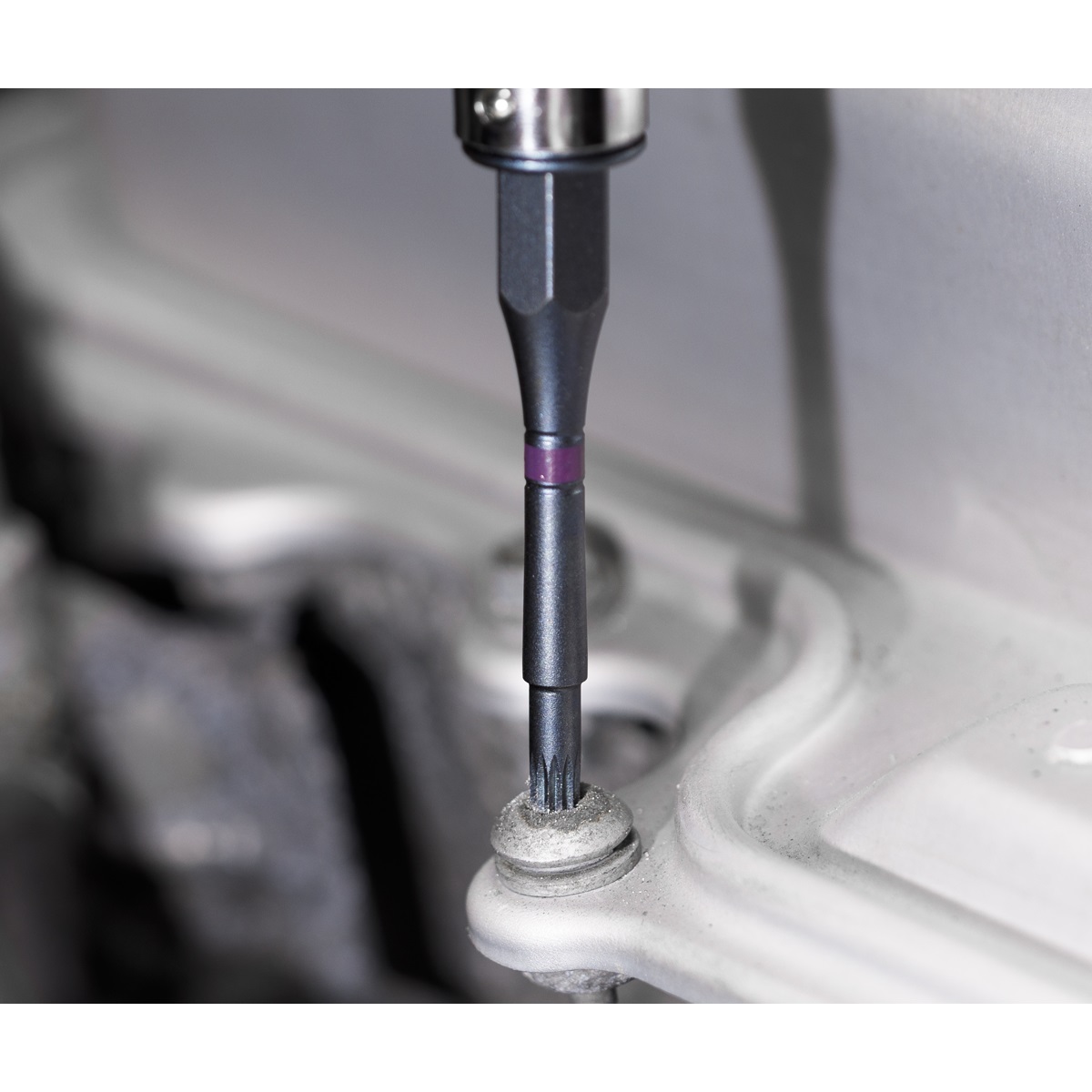 Torsion bits absorb impact and transfer maximum torque to the fixing