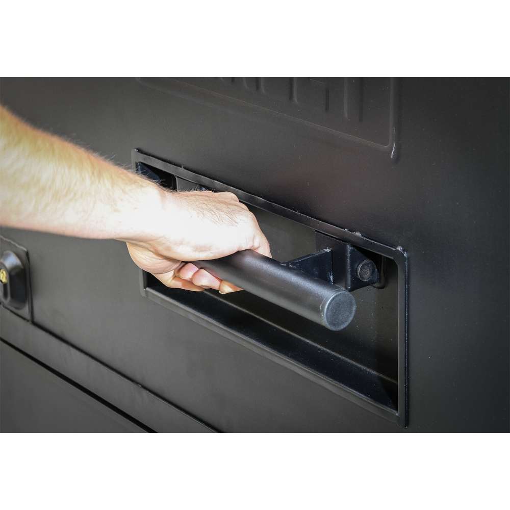 The tool vault features recessed heavy-duty handles on the sides and front to aid manoeuvrability.