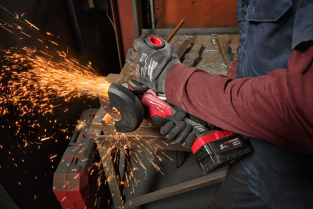 milwaukee angle grinder in use battery