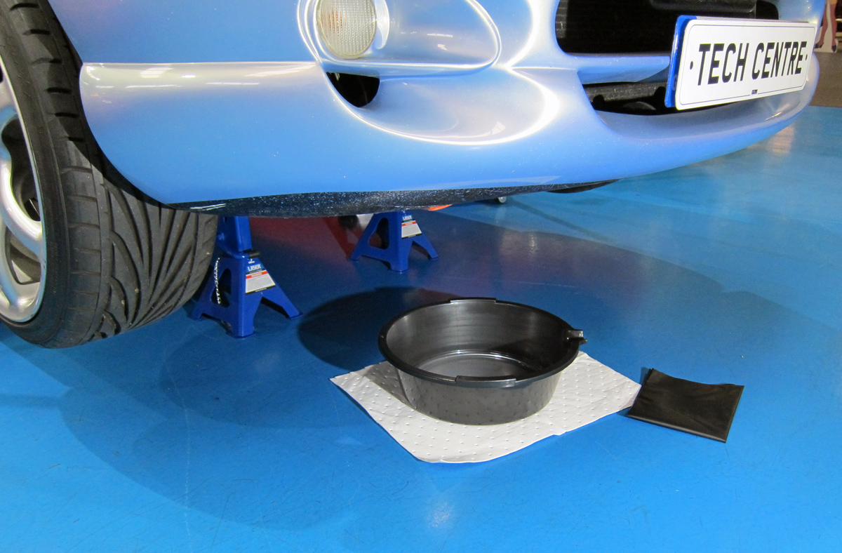 Complete oil change kit for convenient, spill free oil changes.