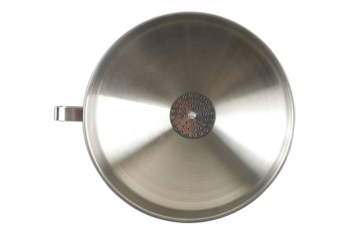 Complete with handles and filters. Spun construction body, no seams or joints, more hygenic & easier to clean.