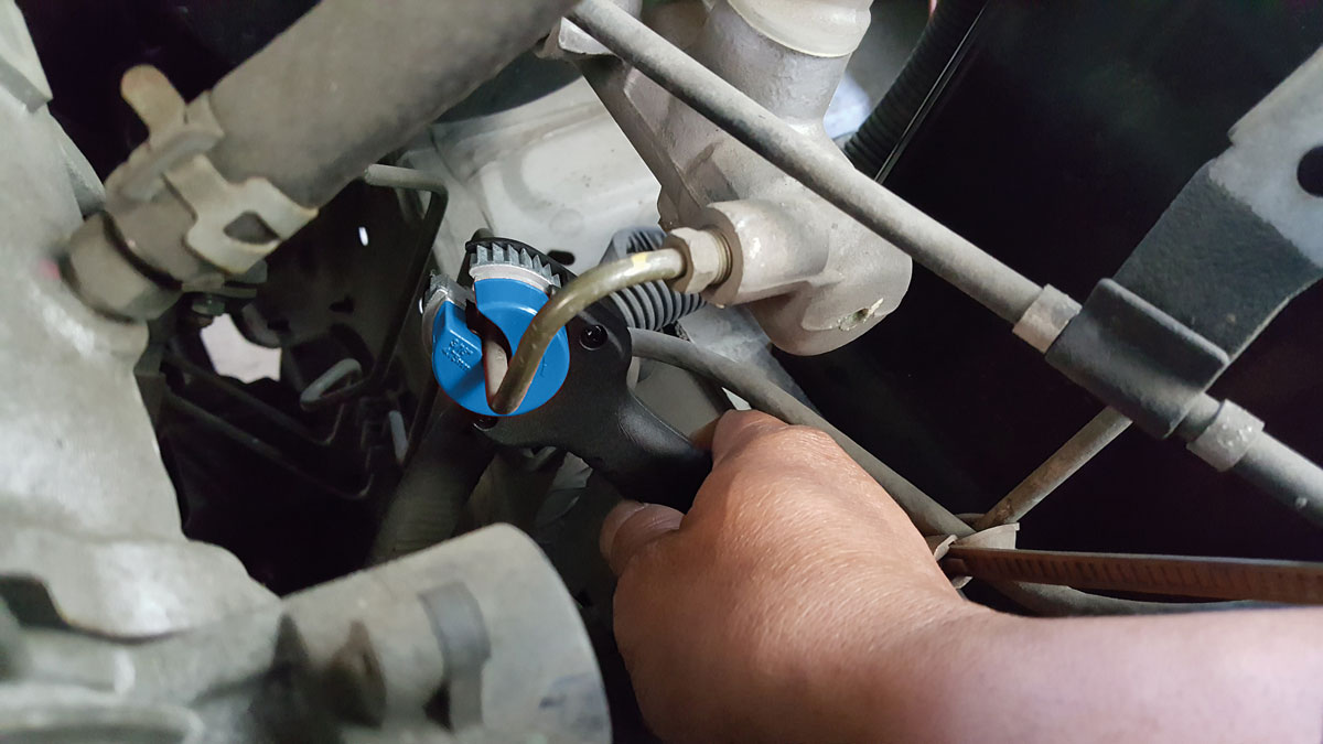 Ratcheting, self adjusting mini brake pipe cutter ideal for restricted access.