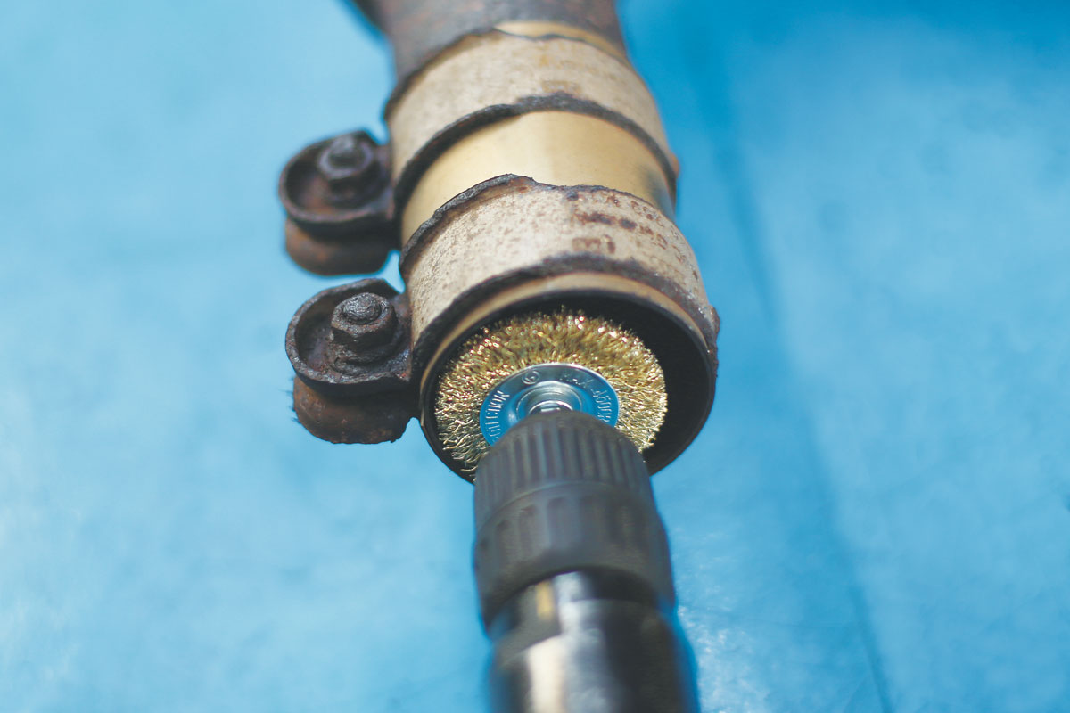 General purpose wire brush set