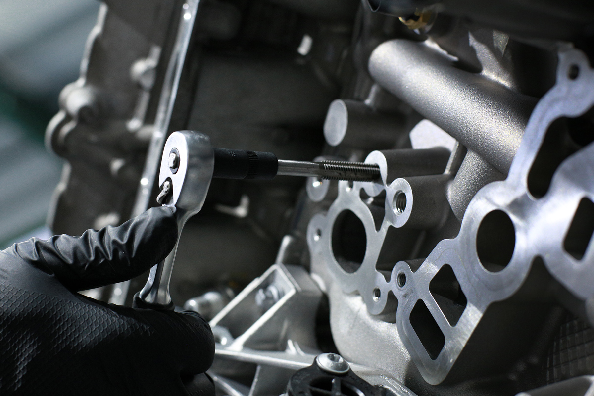 4 x 3/8"D magnetic sockets (socket number to square size): #5 (6.4mm), #6 (7.3mm), #7 (7mm), #8 (8.4mm); length: 40mm.