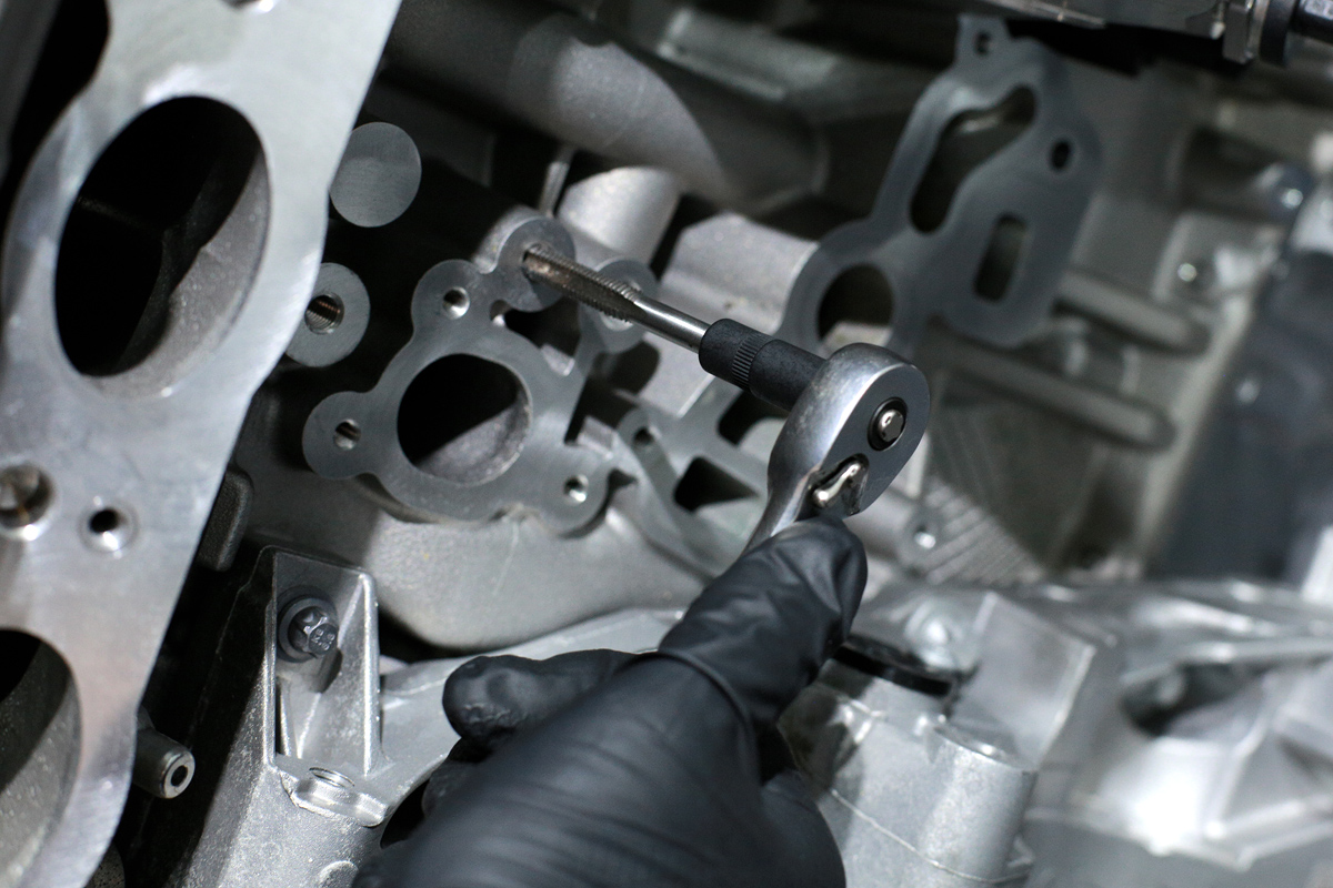 6 x 1/4"D magnetic sockets (socket number to square size): # 1 (2.8mm), # 2 (3.4mm), #3 (4mm), #3.5 (4.5mm), #4 (4.6mm), #4.5 (5.4mm); length: 32mm.