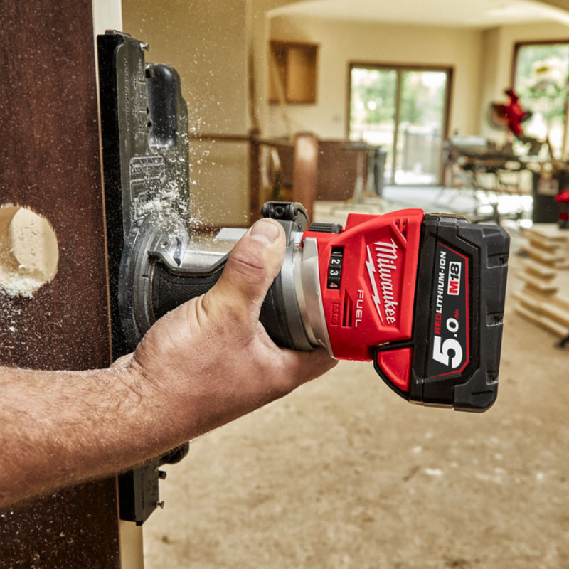 router accepts milwaukee m18 batteries