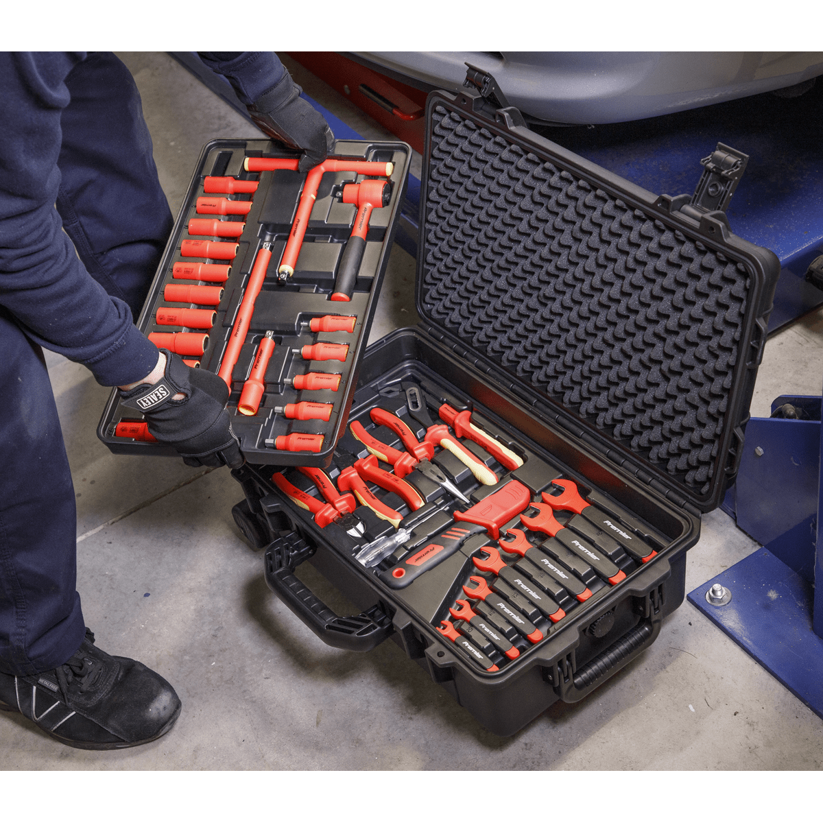 Electrical insulated socket set