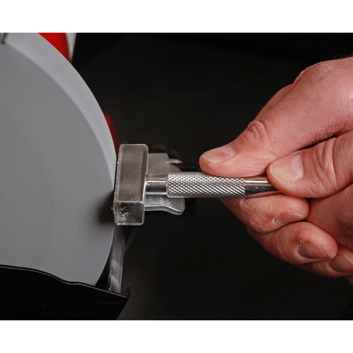 Diamond Grinding Wheel Dresser | Strong knurled handle for safe grip and accurate positioning. | toolforce.ie