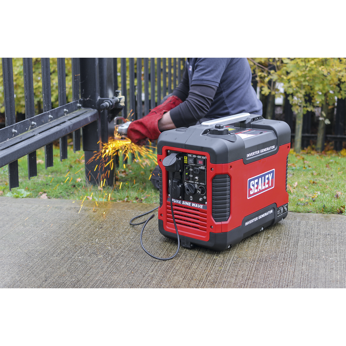 Inverter Generator 2000W 230V 4-Stroke Engine | Digital inverter technology provides pure sine wave electric power suitable for use with sensitive electrical equipment. | toolforce.ie