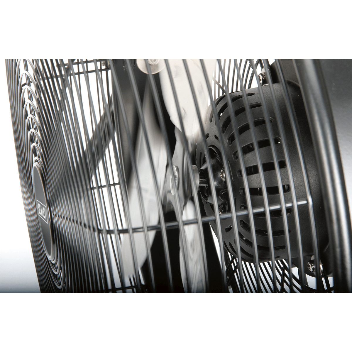 Sealey Industrial High Velocity Floor Fan with Internal Oscillation 18" HVF18IS