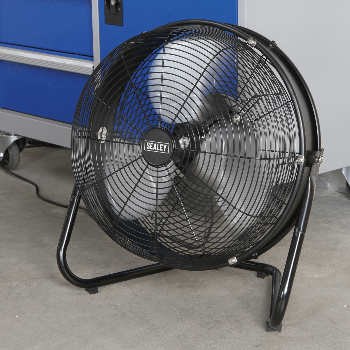 Sealey Industrial High Velocity Floor Fan with Internal Oscillation 18" HVF18IS