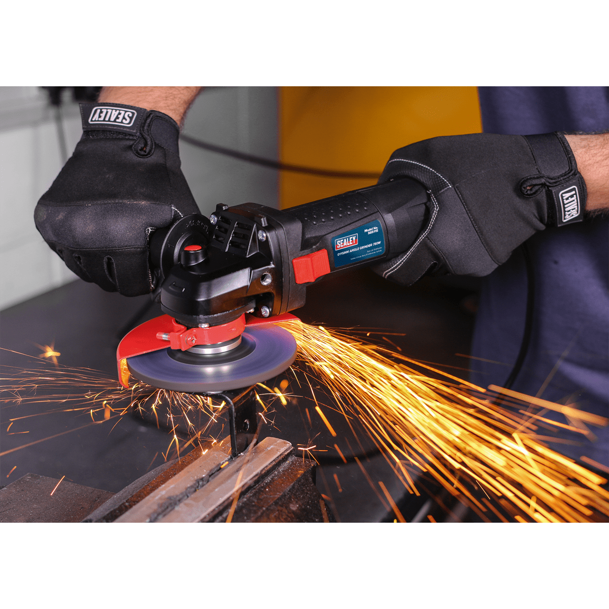 Sealey Angle Grinder 115mm 750W/230V Slim Body SGS115