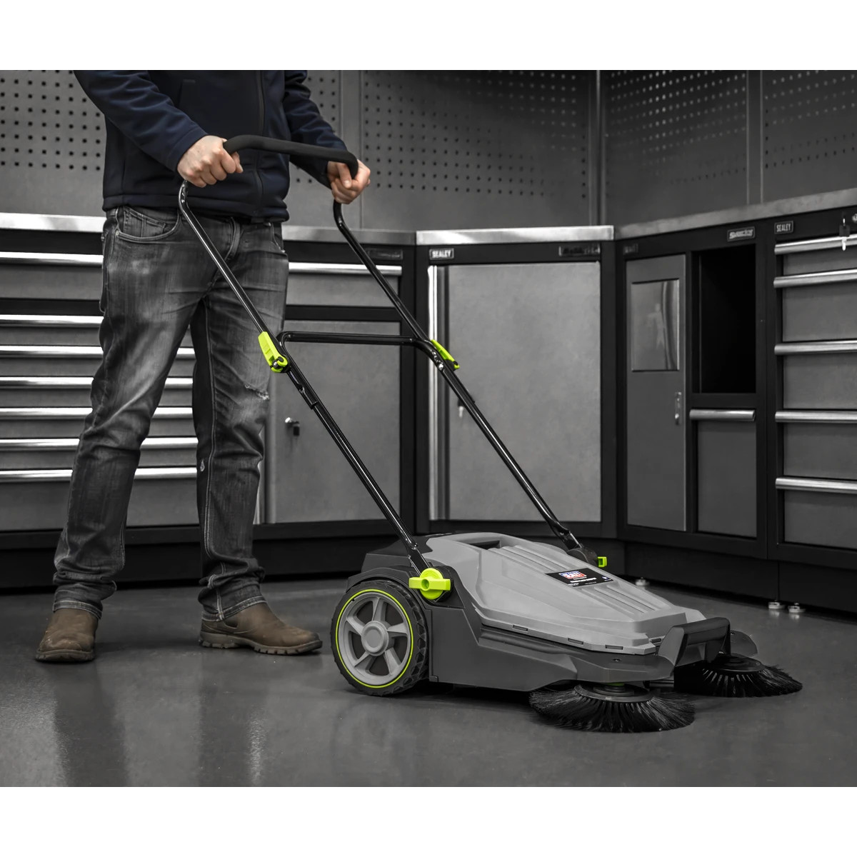 Workshop floor sweeper