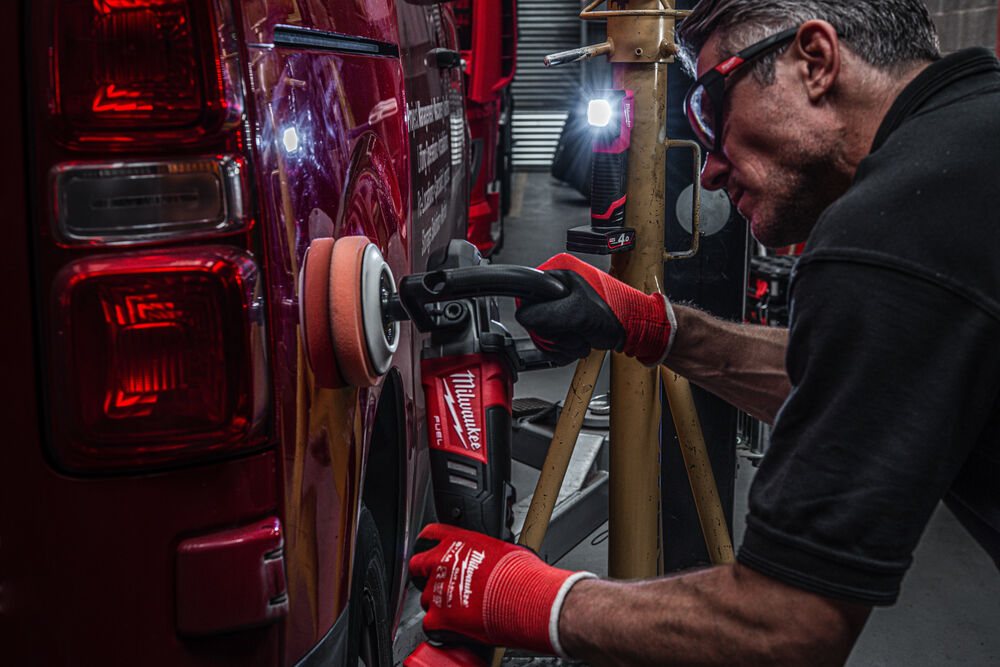 Milwaukee M12 Colour Matching Lighting M12CML-202