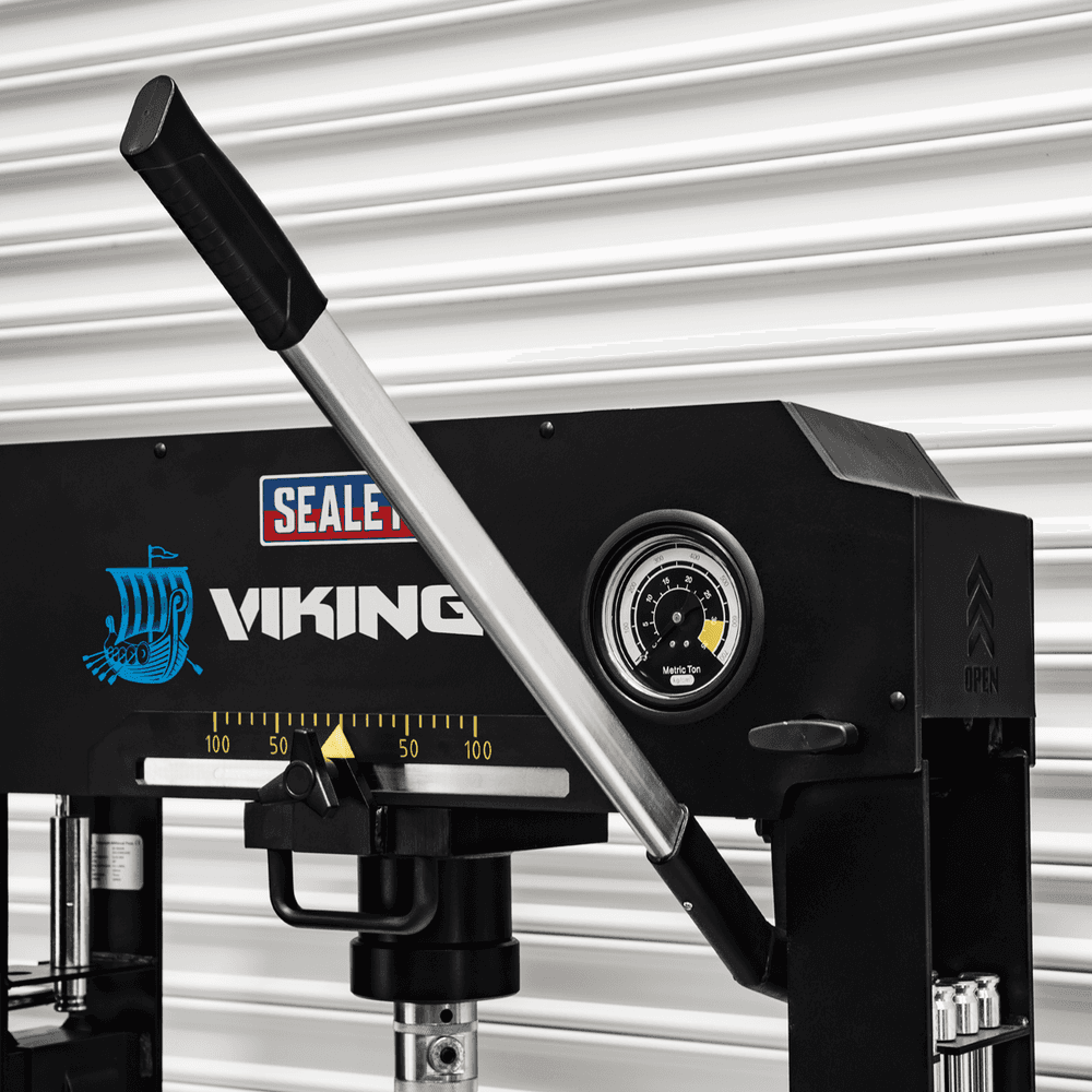 Sealey Viking Air/Hydraulic Press 30tonne Floor Type with Sliding Ram and Foot Pedal PPF301S
