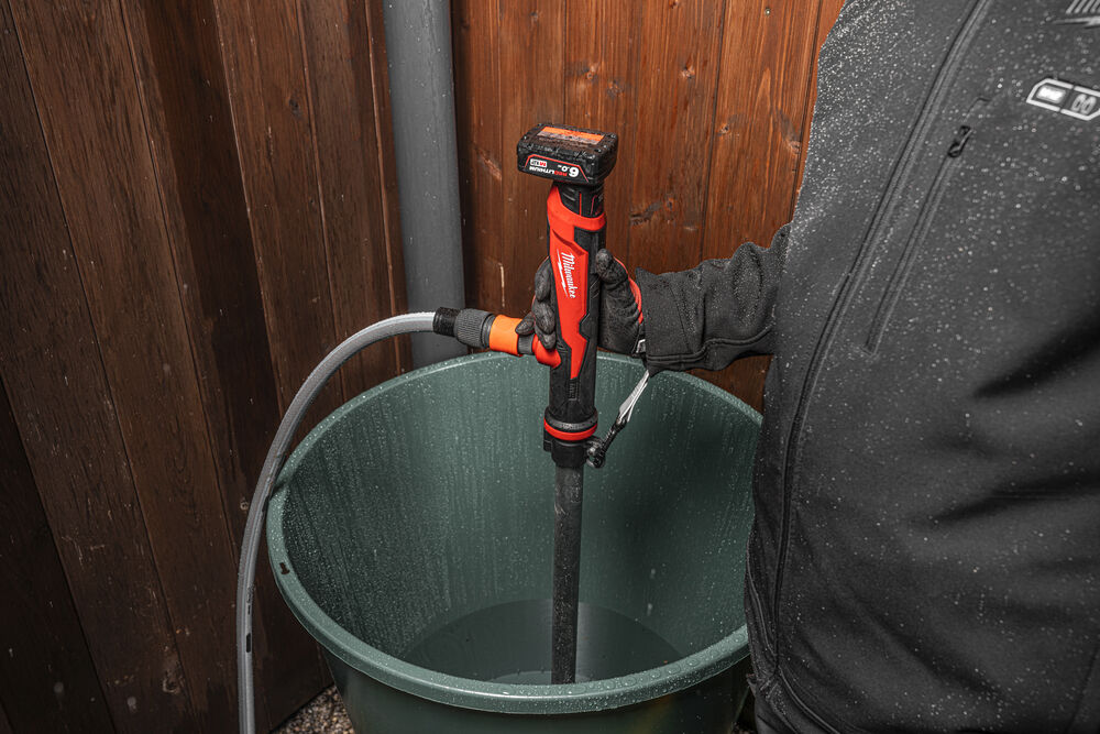 Milwaukee M12 Hydropass Brushed Stick Water Pump M12BSWP-0