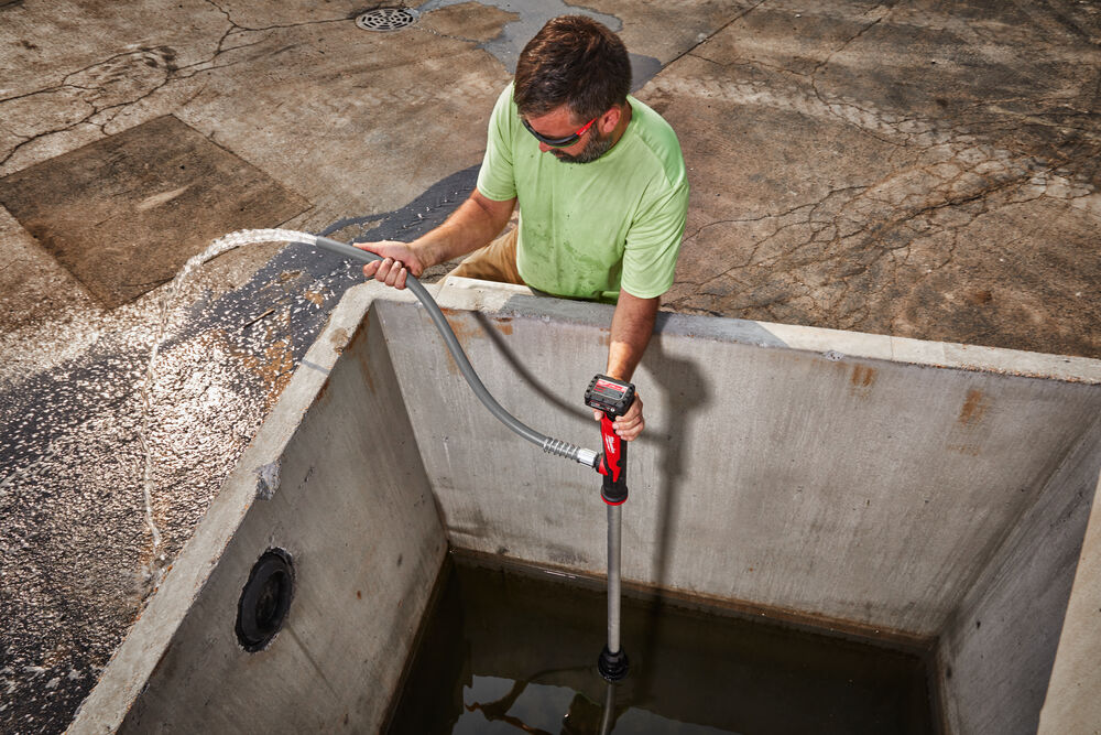 Milwaukee M12 Hydropass Brushed Stick Water Pump M12BSWP-0