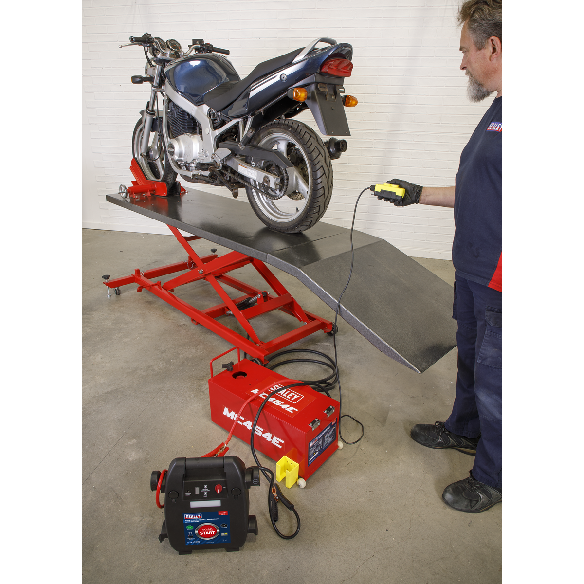 Sealey 450kg Motorcycle Lift - 12V Electro/Hydraulic MC454E