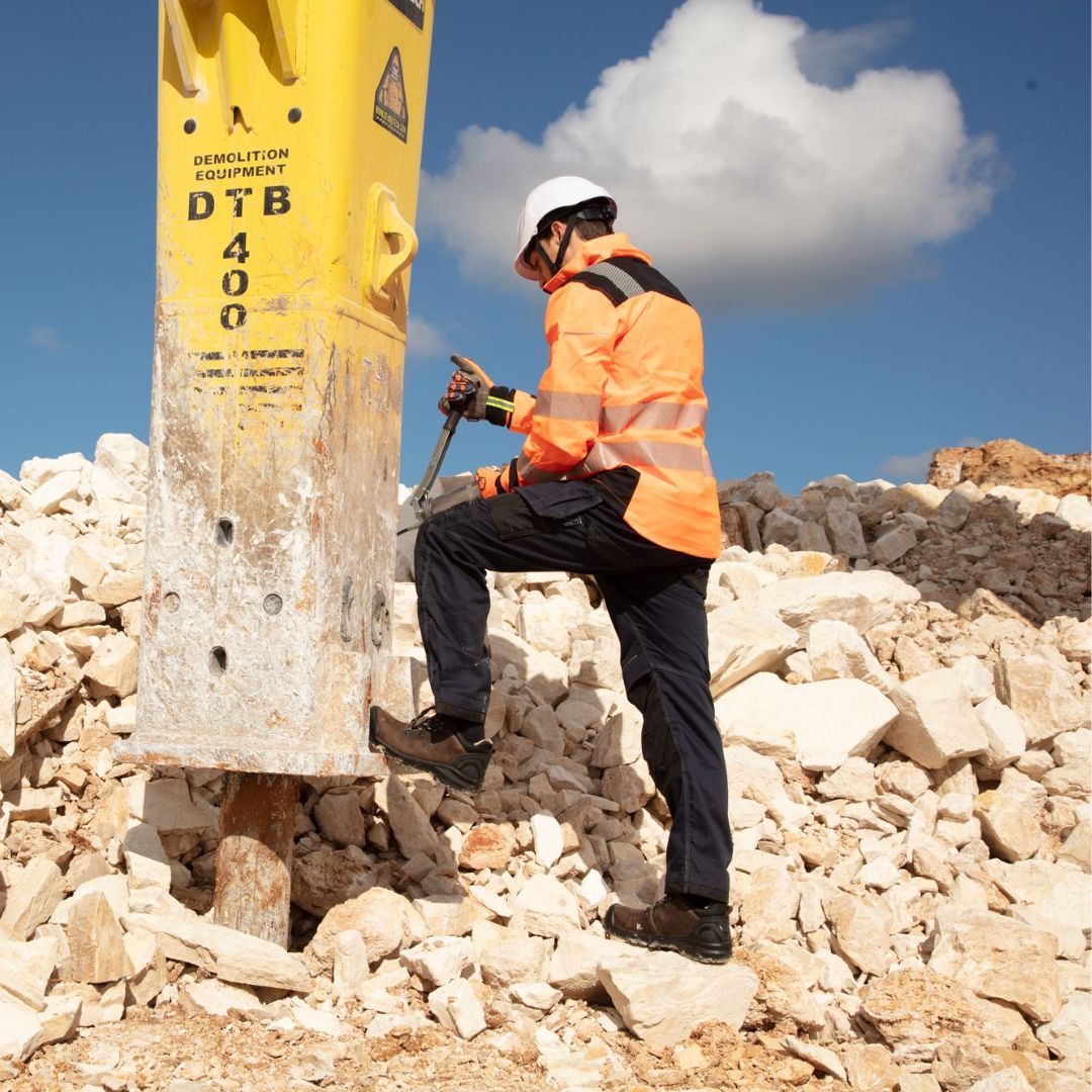 Portwest work pants with swing away tool pockets