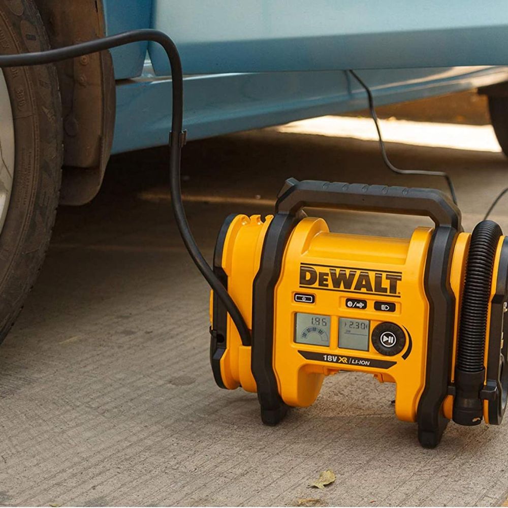 DeWalt 18v XR Cordless Tyre Inflator DCC018N-XJ