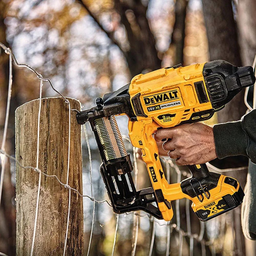 DeWalt 18v XR Brushless Cordless Fencing Stapler DCFS950N-XJ